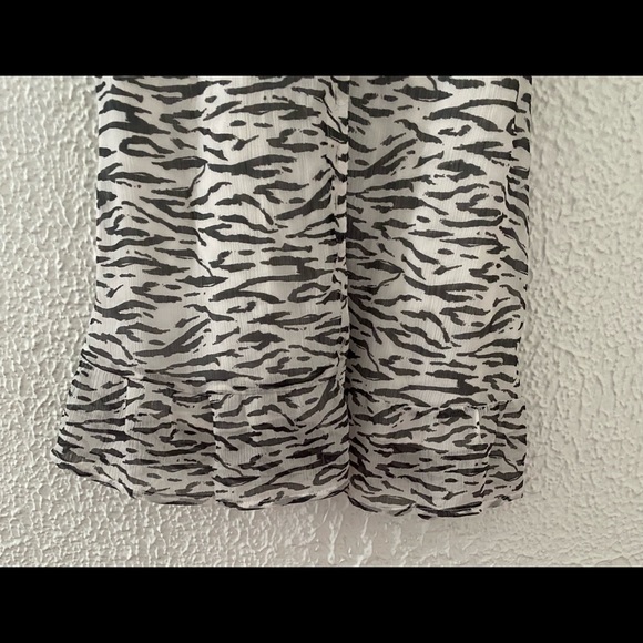 Abercrombie & Fitch Gray Zebra Strip Button Front Ladies Dress Size Small S - Picture 4 of 5